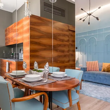 Luxury In The Absolute Center
