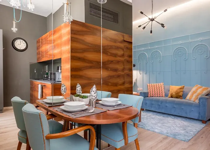Luxury In The Absolute Center