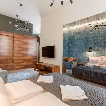 Luxury In The Absolute Center *